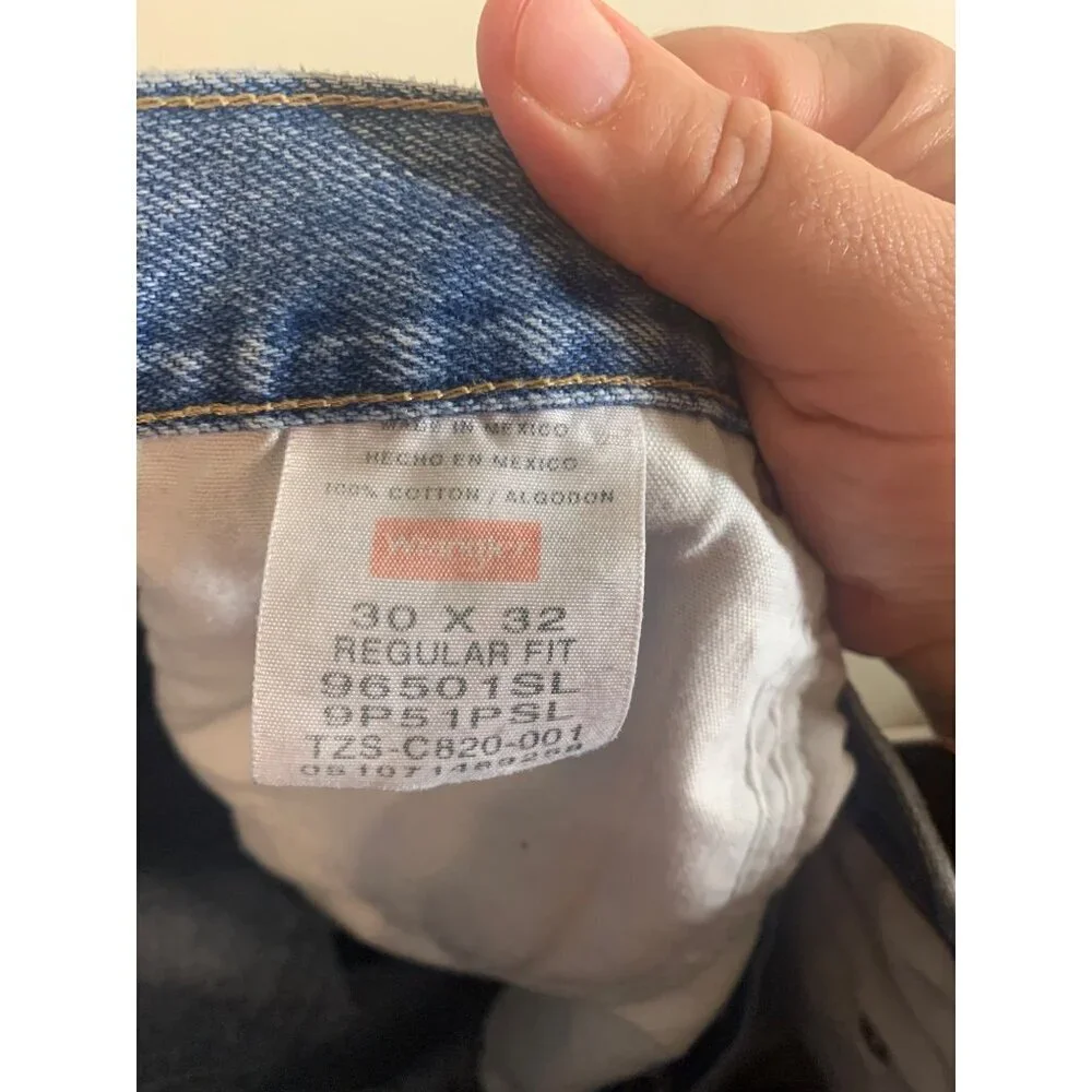 Wrangler Regular Fit Denim Blue Jeans Men's Size 30x32 Straight Light Wash Z2